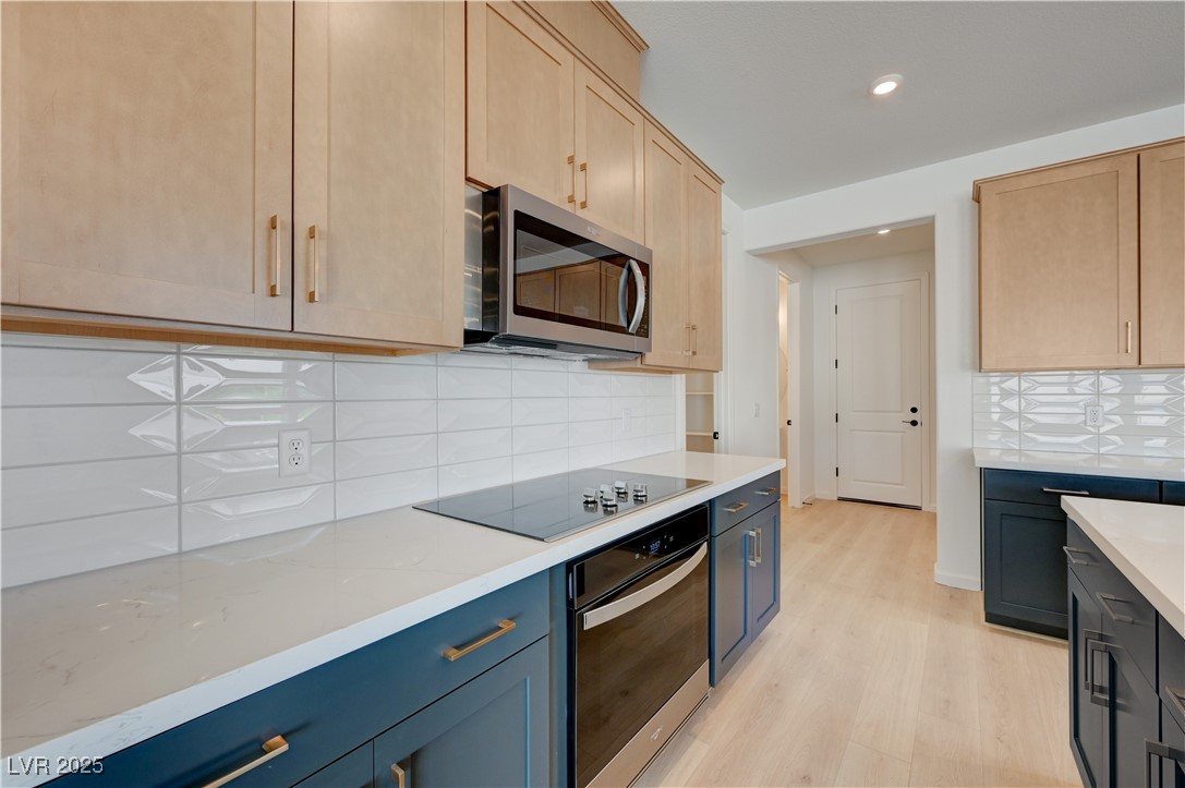 394 Arizona Street Property Photo 8