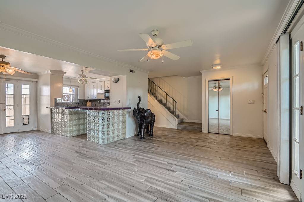 1034 Tam O Shanter Property Photo 5