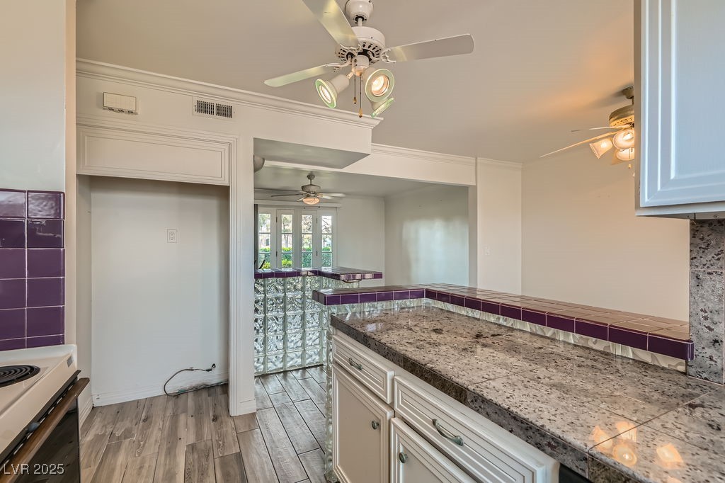1034 Tam O Shanter Property Photo 22