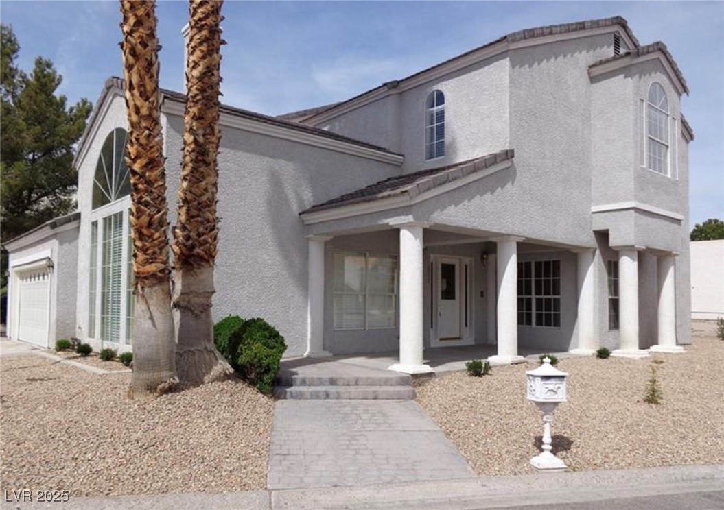 2830 Queens Courtyard Drive Property Photo 2