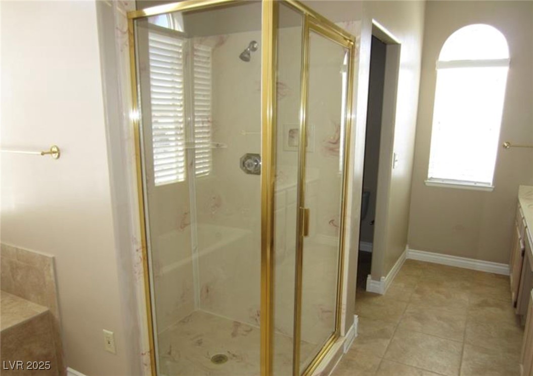 2830 Queens Courtyard Drive Property Photo 9
