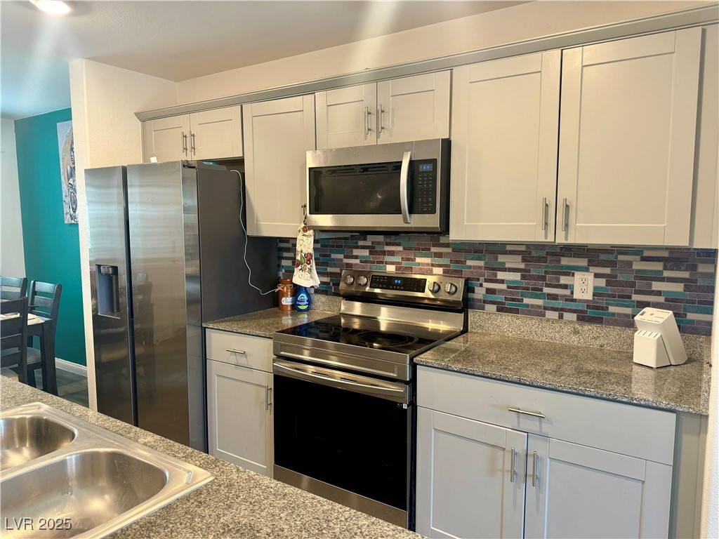 2872 Atomic Tangerine Way 2 Property Photo 3