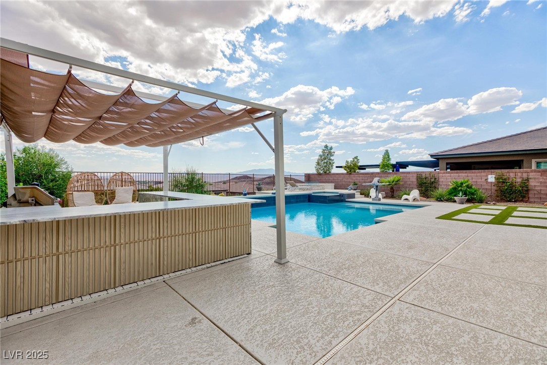2153 King Crest Court Property Photo 10