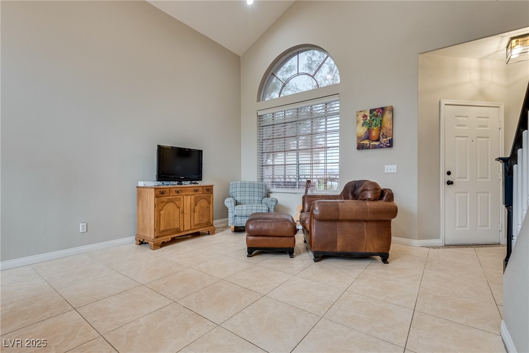 8253 Ruby Mountain Way Property Photo 16