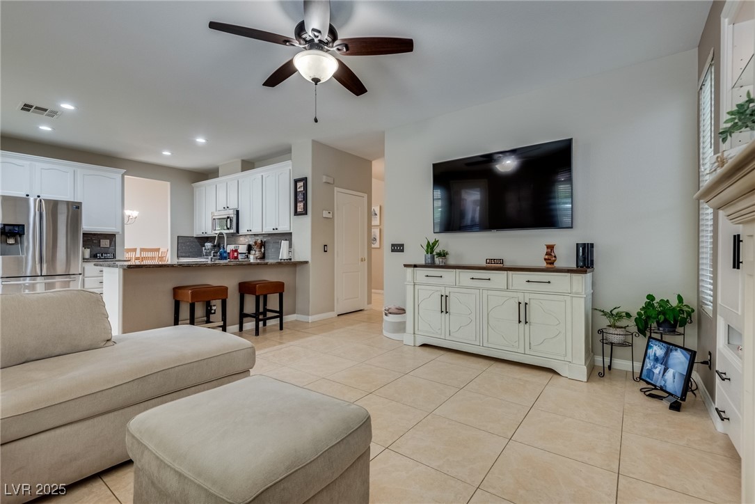 8253 Ruby Mountain Way Property Photo 27