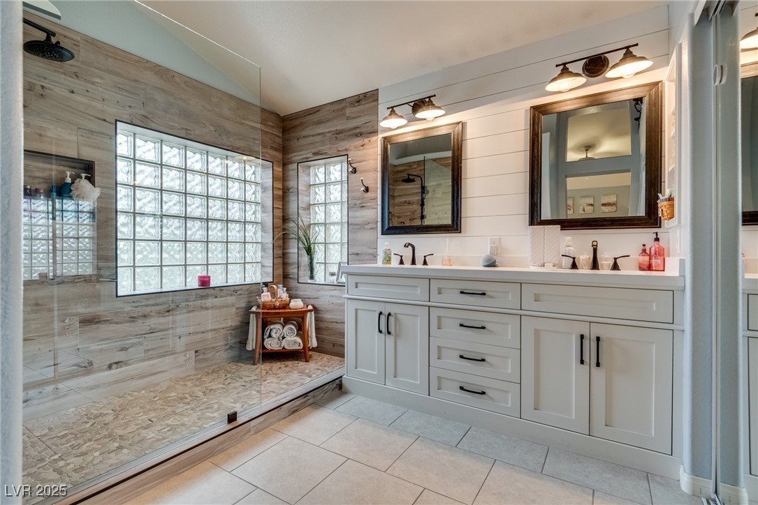 8253 Ruby Mountain Way Property Photo 39