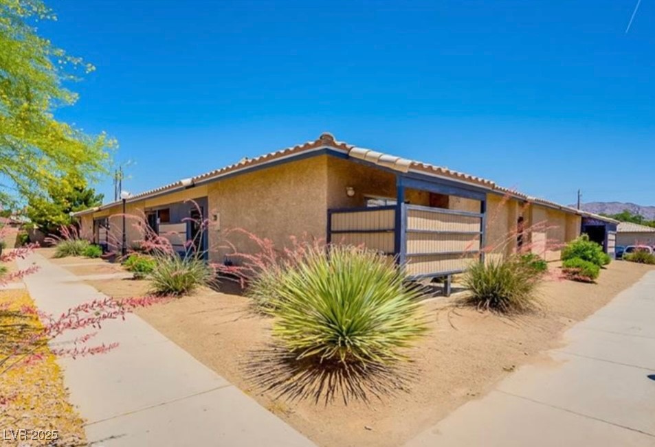 255 North Lamb Boulevard D Property Photo 1