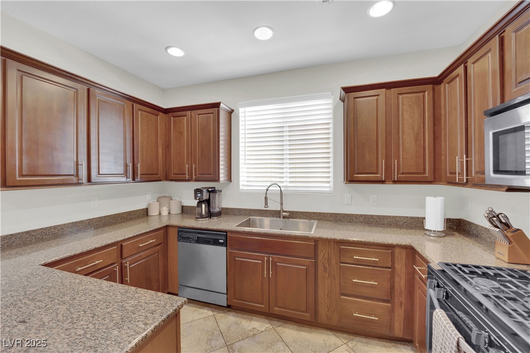 1525 Spiced Wine Avenue 14105 Property Photo 14