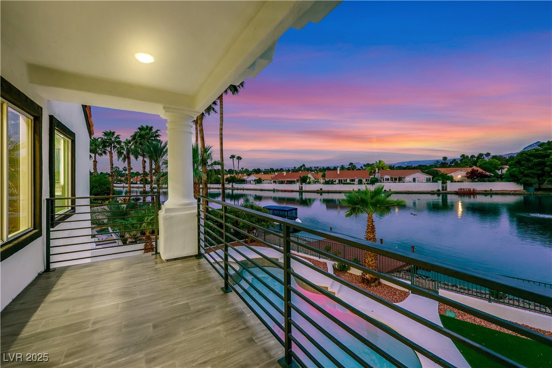 2589 Sun Reef Road Property Photo 1