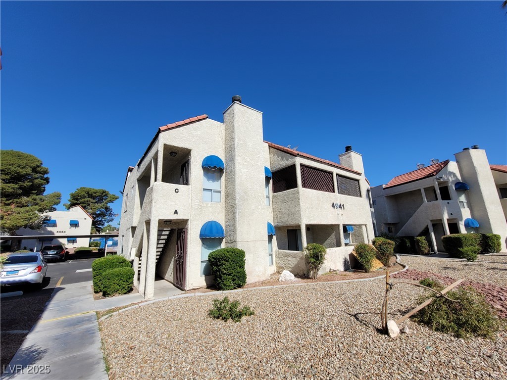 4941 Newport Cove Drive B Property Photo 1