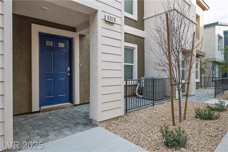 6919 Ashton Ridge Street Property Photo