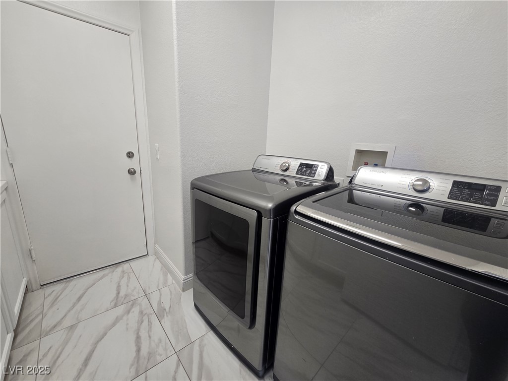 9893 Canyon Peak Drive Property Photo 7