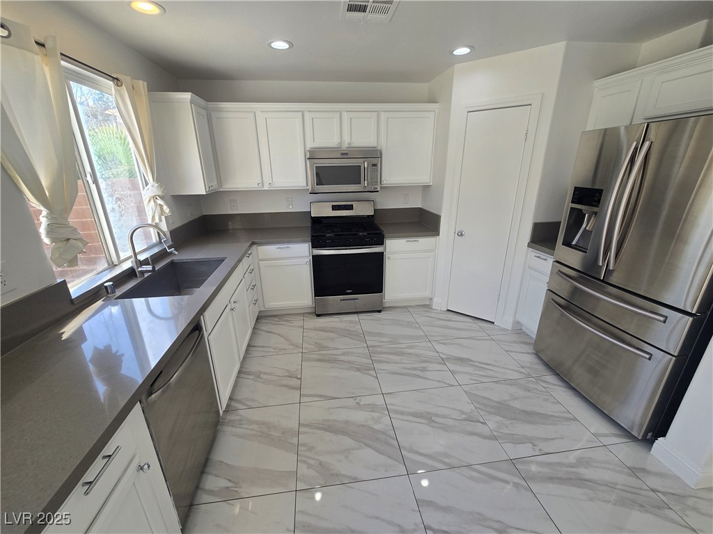 9893 Canyon Peak Drive Property Photo 11