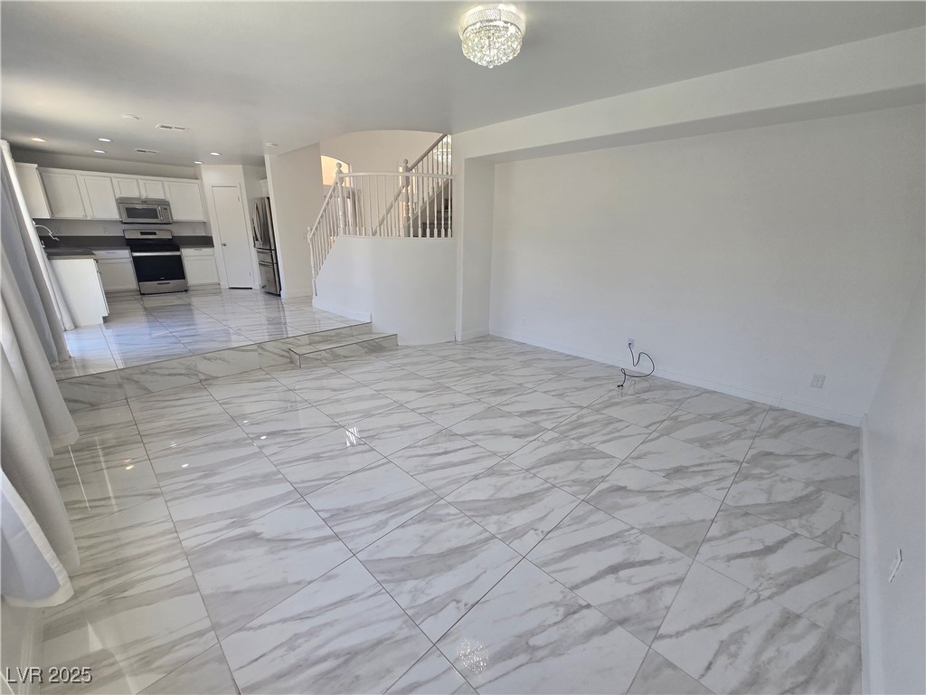 9893 Canyon Peak Drive Property Photo 14