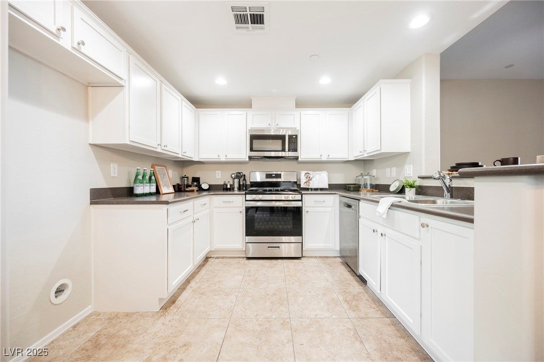 6868 Sky Pointe Drive 1112 Property Photo 2