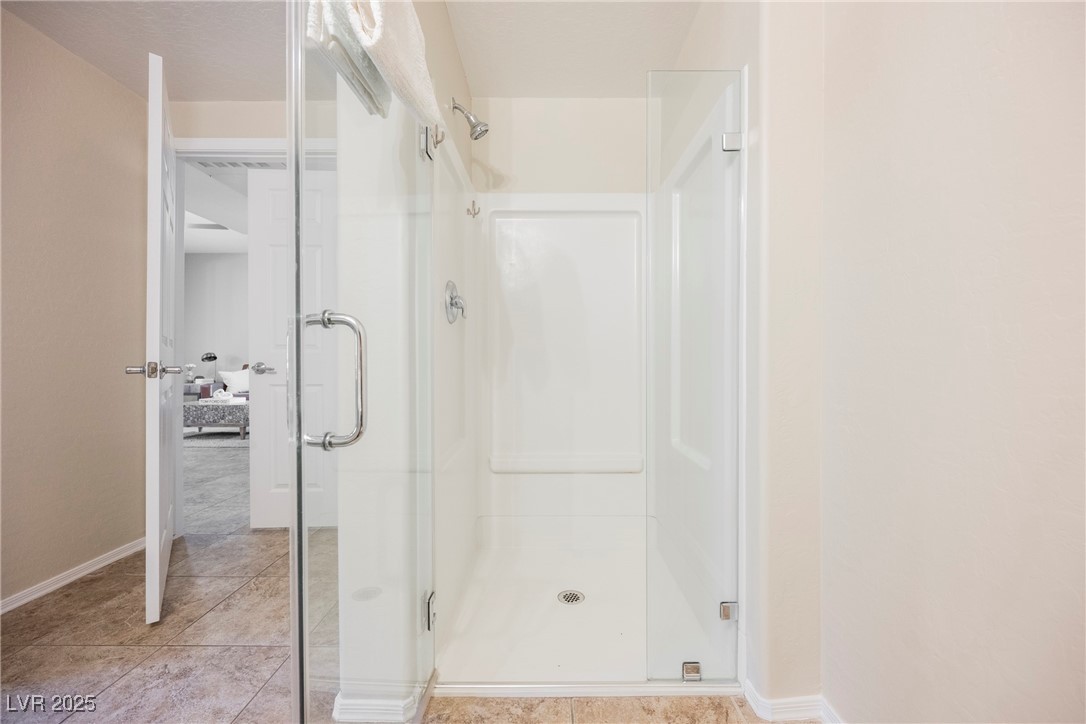 6868 Sky Pointe Drive 1112 Property Photo 14