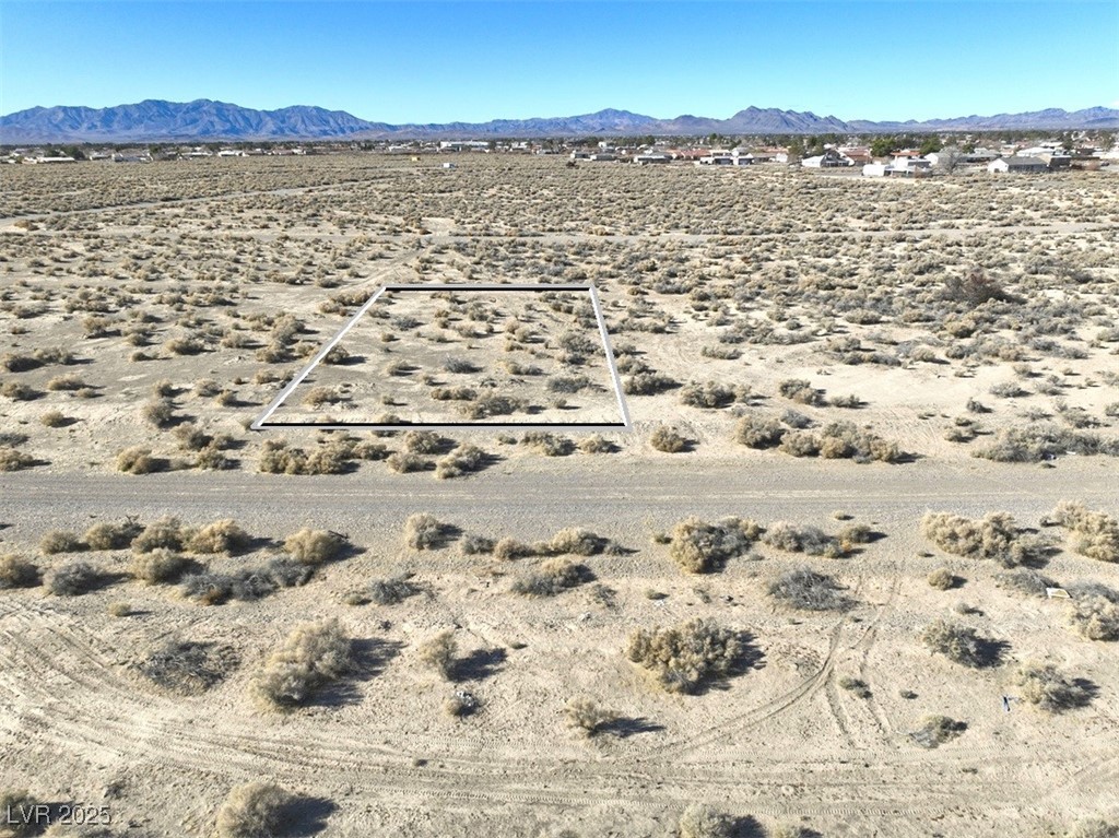 2230 South Nightingale Avenue Property Photo 3