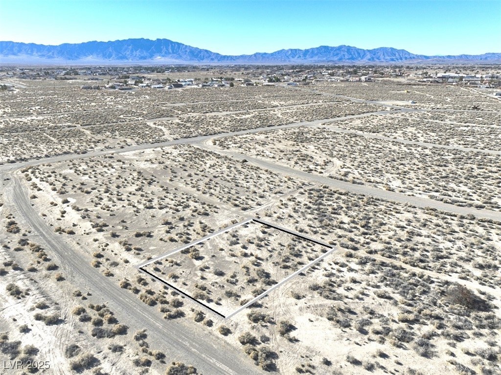 2230 South Nightingale Avenue Property Photo 9