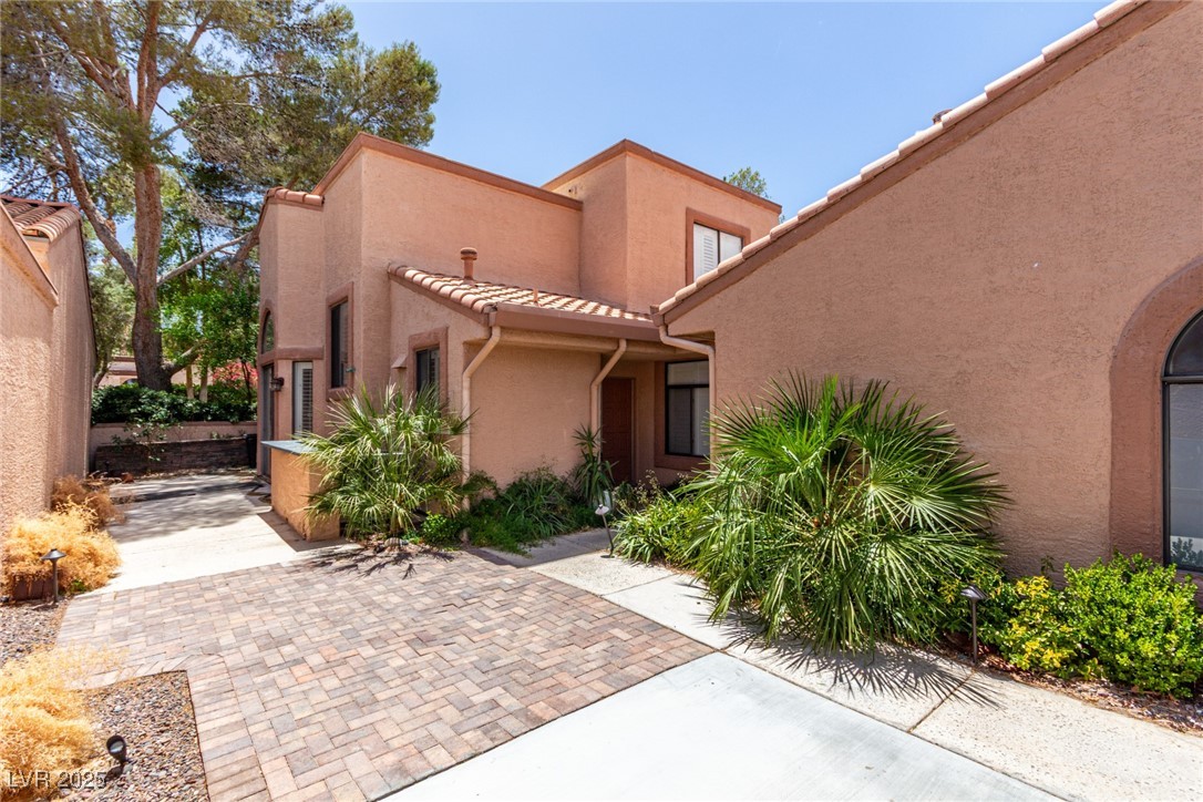 3246 Brookfield Drive Property Photo 1