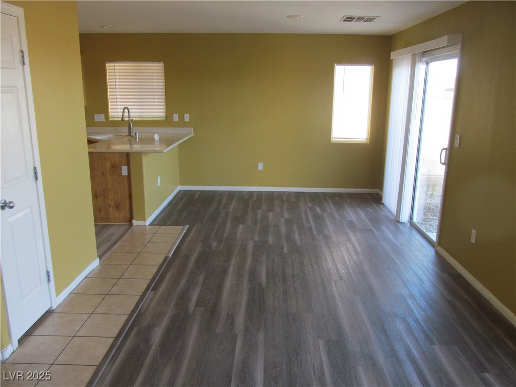 8770 Cadence Crossing Way Property Photo 5