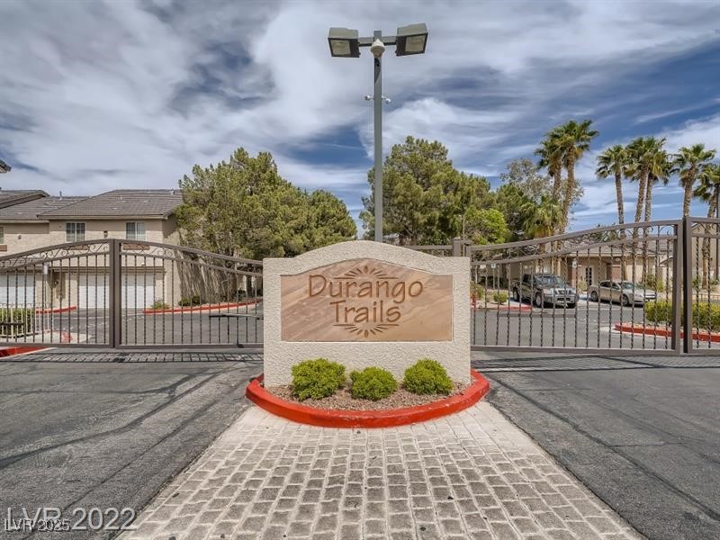 1145 Dusty Creek Street Property Photo 4