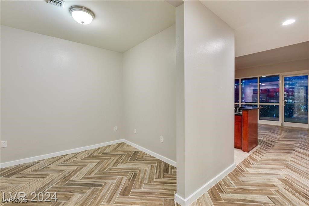 4575 Dean Martin Drive 2701 Property Photo 4