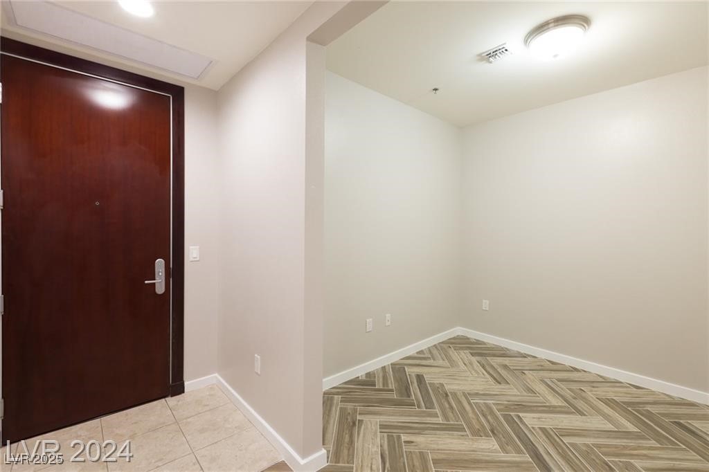 4575 Dean Martin Drive 2701 Property Photo 5