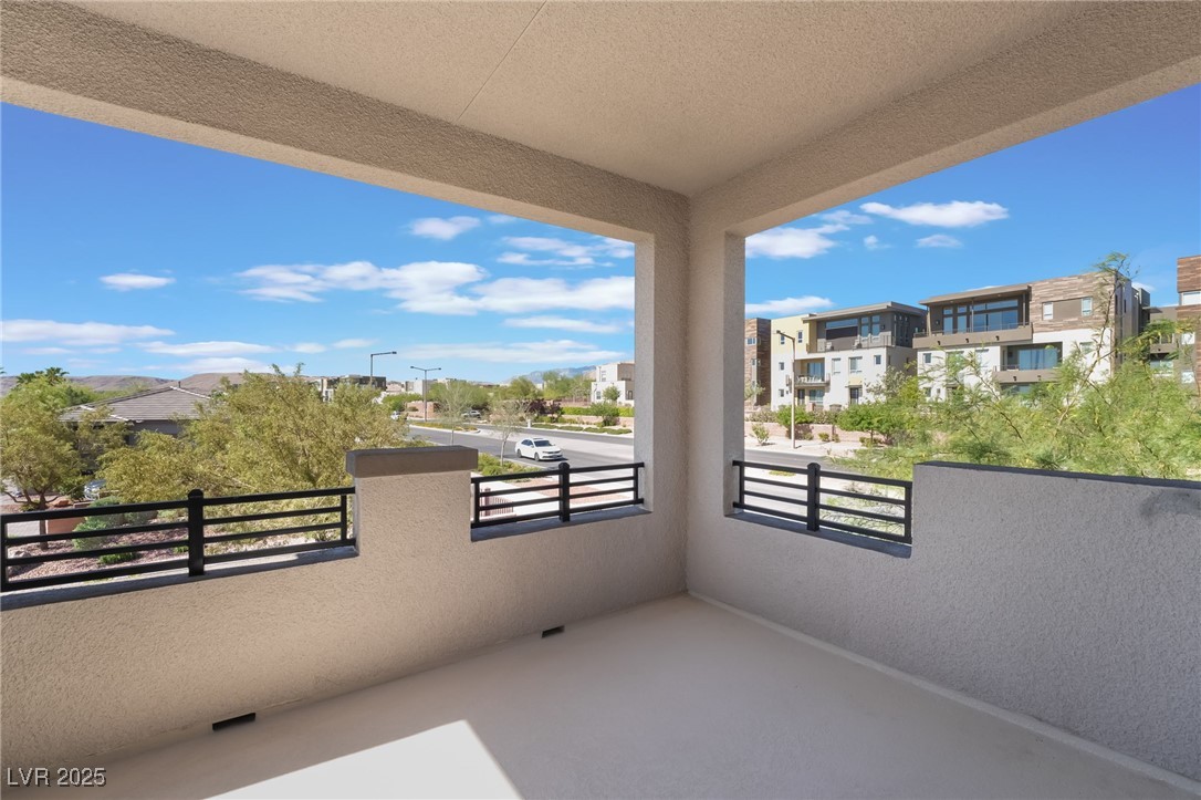 10793 Pastel Sunset Court Property Photo 32