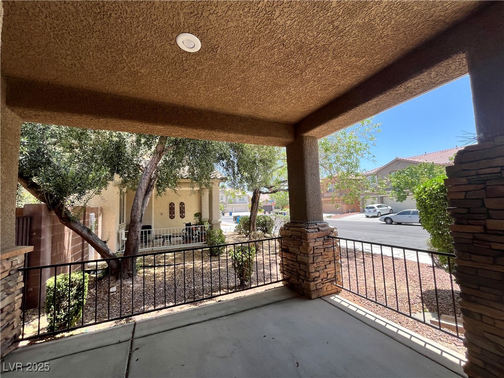 2112 Merganser Court Property Photo 6