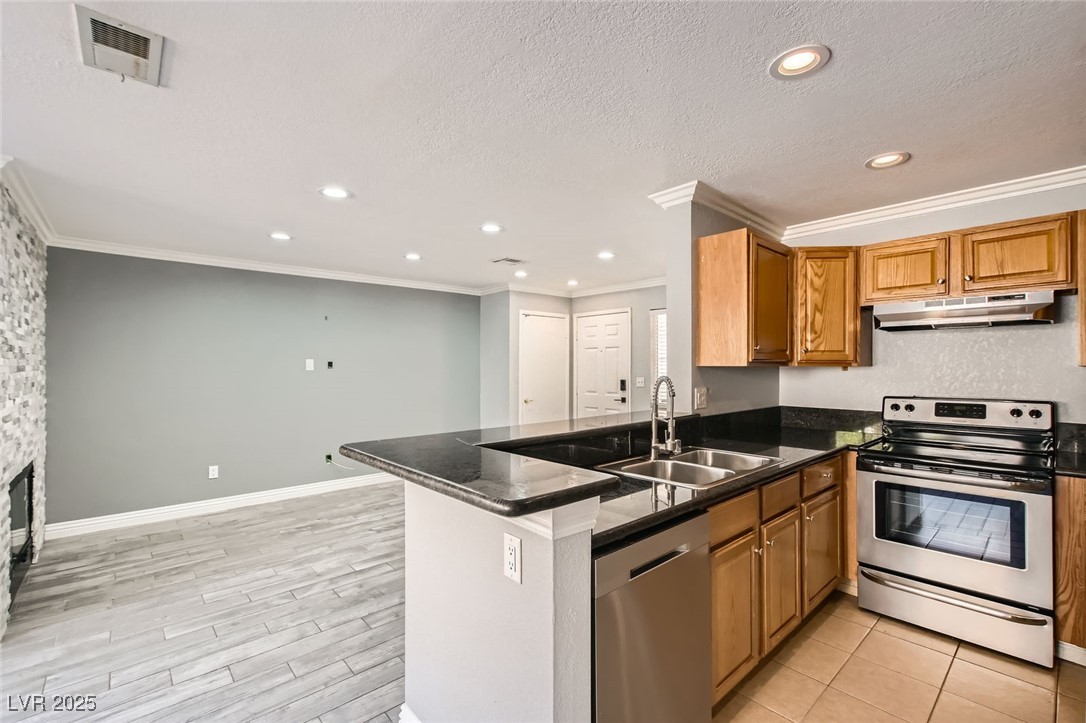 3150 Soft Breezes Drive 1050 Property Photo 5