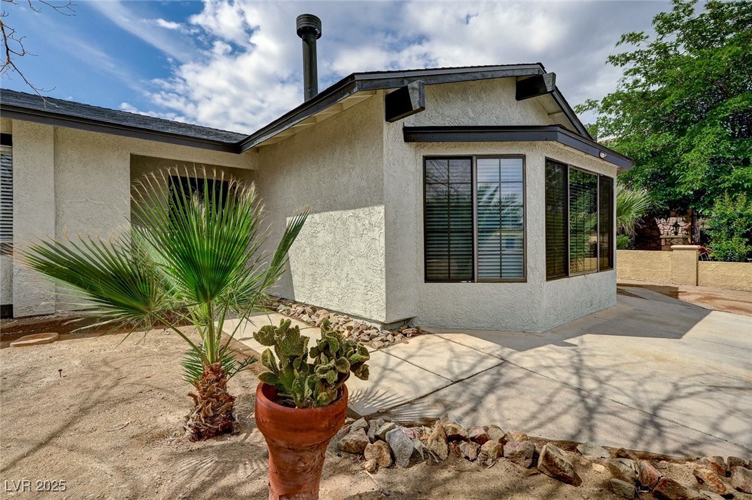4387 Sun Vista Drive Property Photo 4
