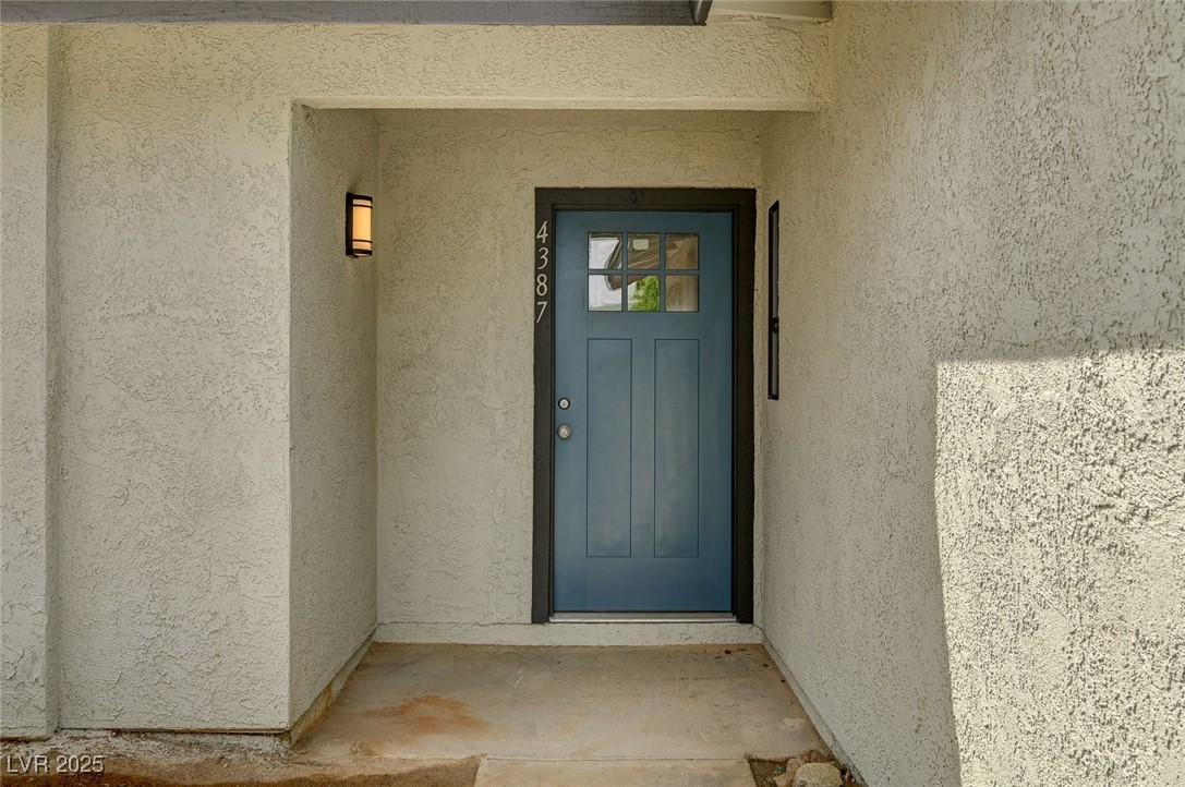 4387 Sun Vista Drive Property Photo 5