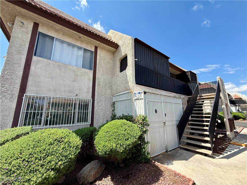 1729 Jupiter Court B Property Photo 1