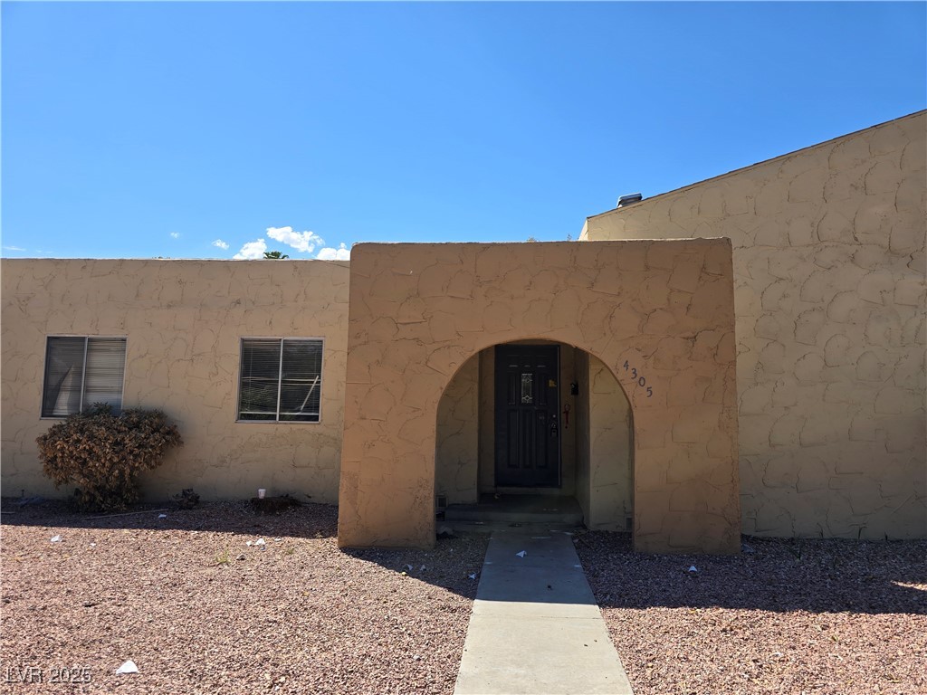 4305 Moonlight Drive Property Photo