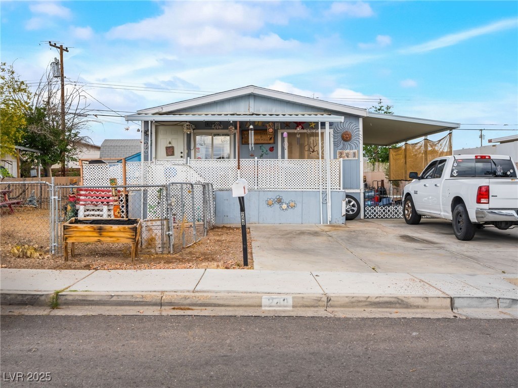 240 Navajo Drive Property Photo 1