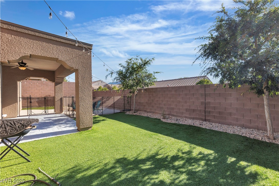 2673 Paris Amour Street Property Photo 44
