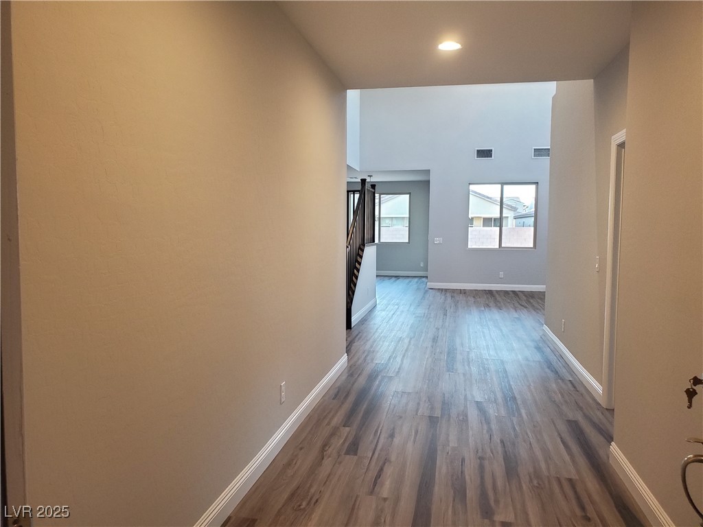 1027 Cambridge Park Street Property Photo 2
