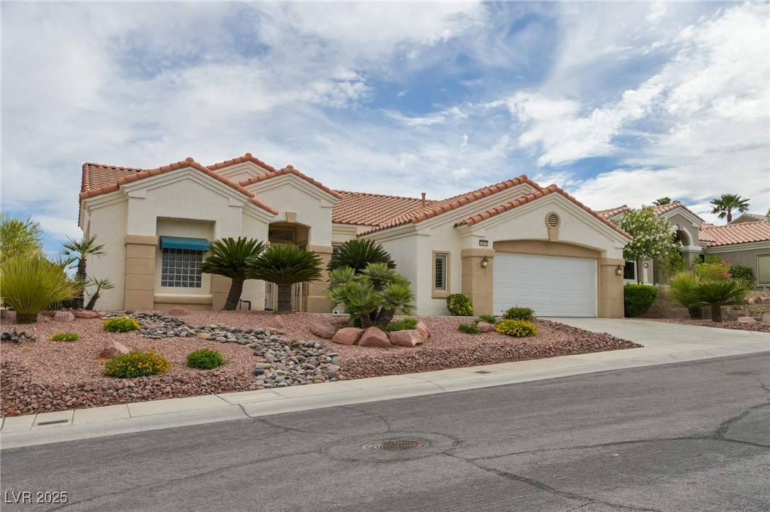 10513 Longwood Drive Property Photo 3
