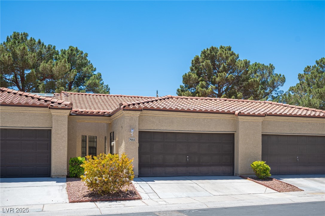 7911 Canoe Lane Property Photo