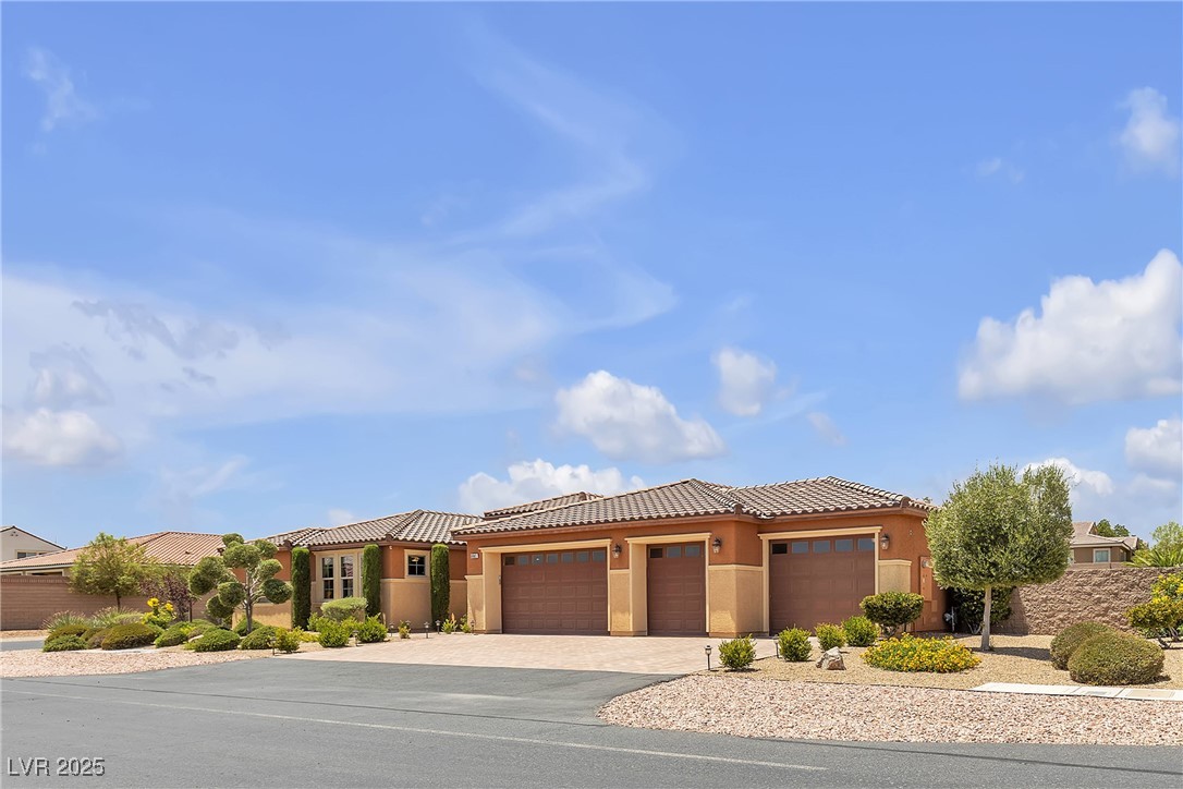 8985 South Tomsik Street Property Photo 2