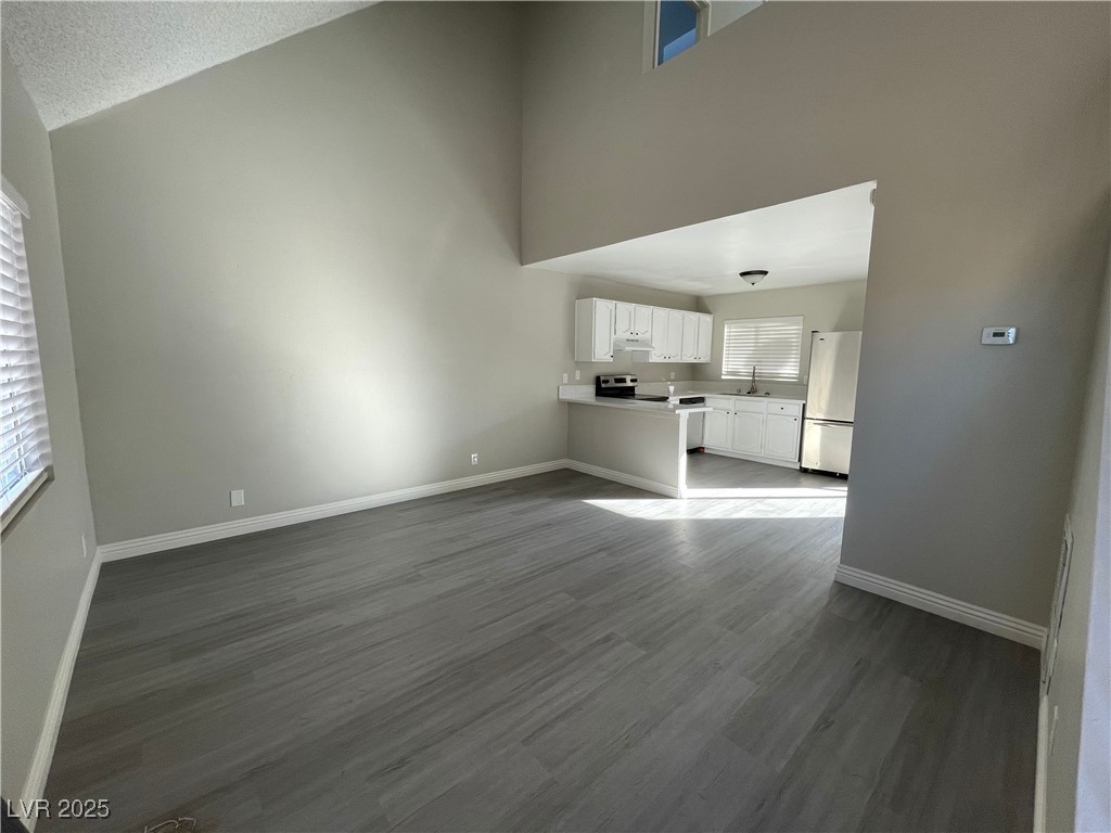 5237 Garden Lane D Property Photo 1