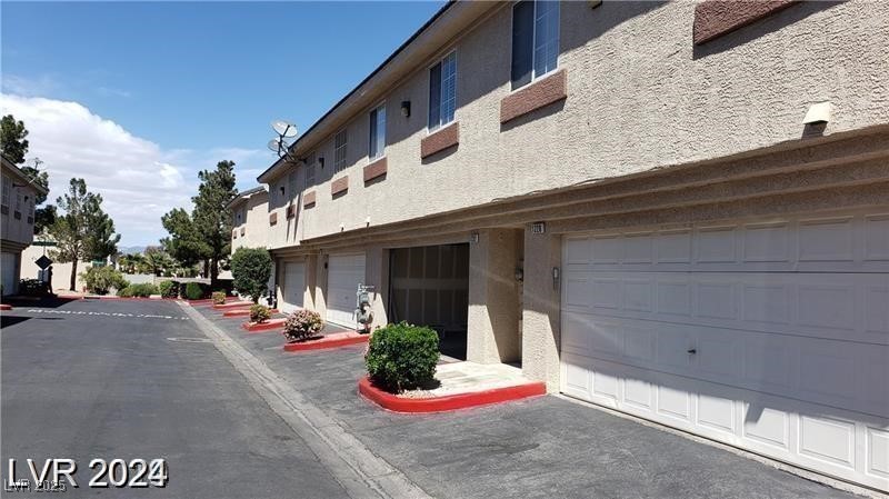 1236 Dusty Creek Street Property Photo 1