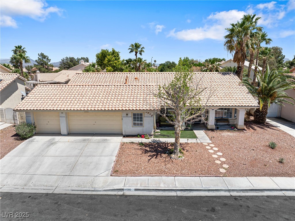 5912 Hollowridge Road Property Photo