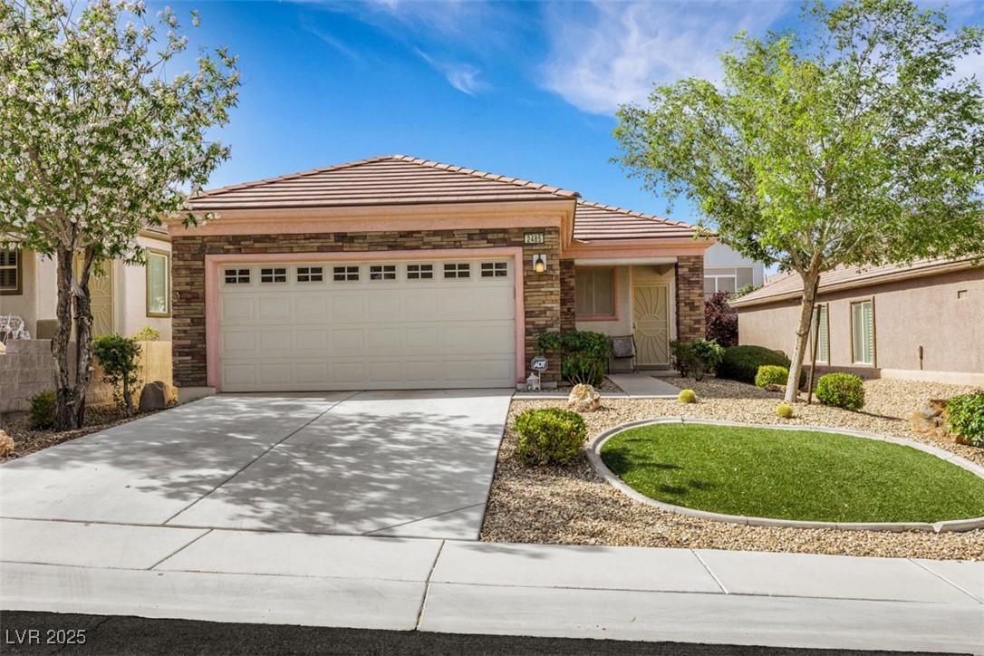 2485 Jade Sky Street Property Photo 2