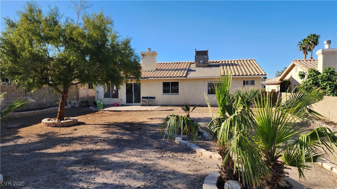 4285 El Como Way Property Photo 1