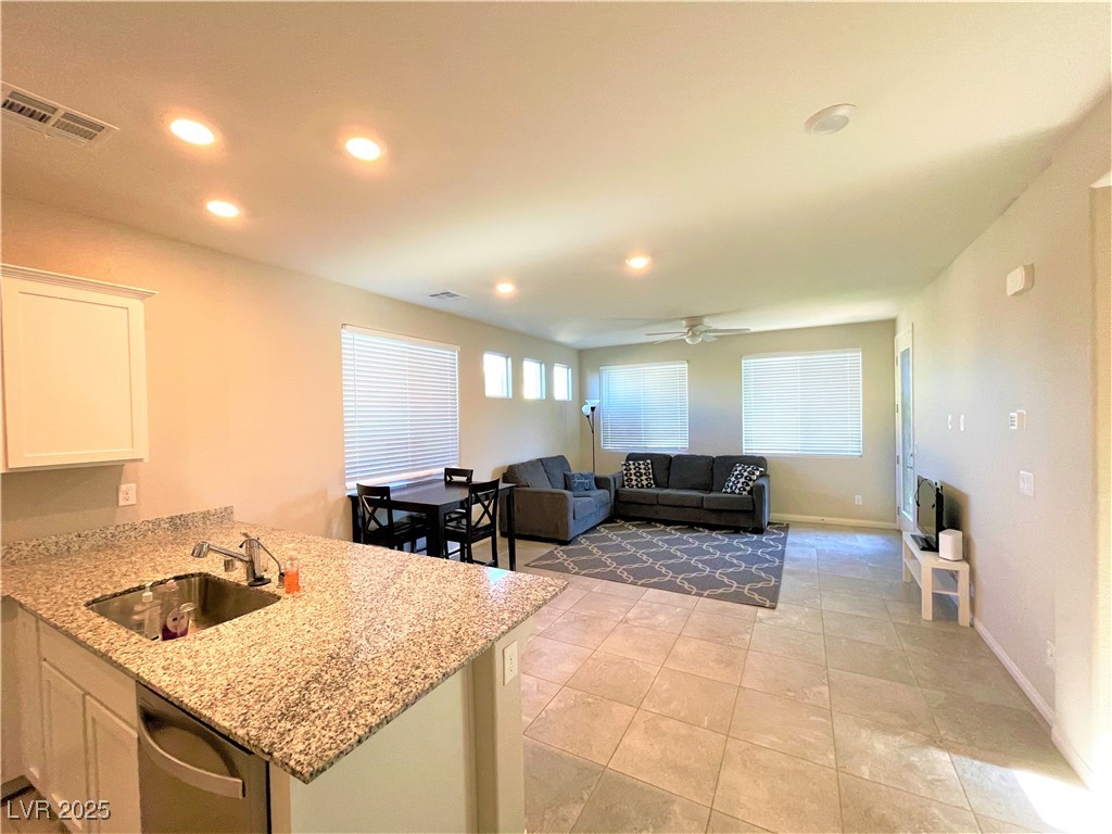 4407 Creekside Cavern Avenue Property Photo 5
