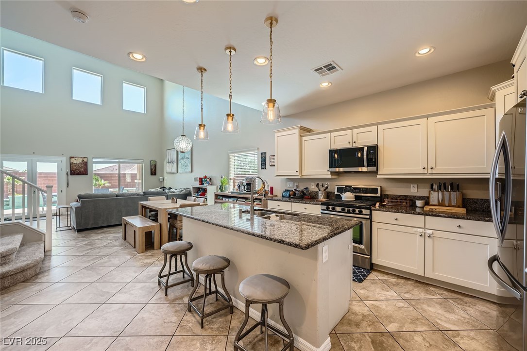 5662 Oak Bend Drive Property Photo 3
