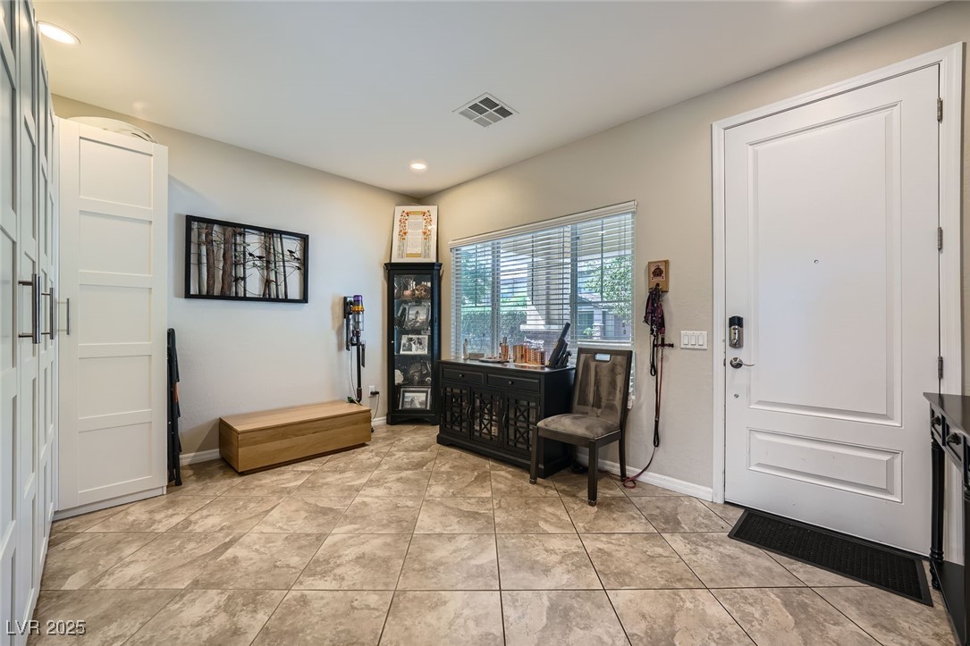 5662 Oak Bend Drive Property Photo 6