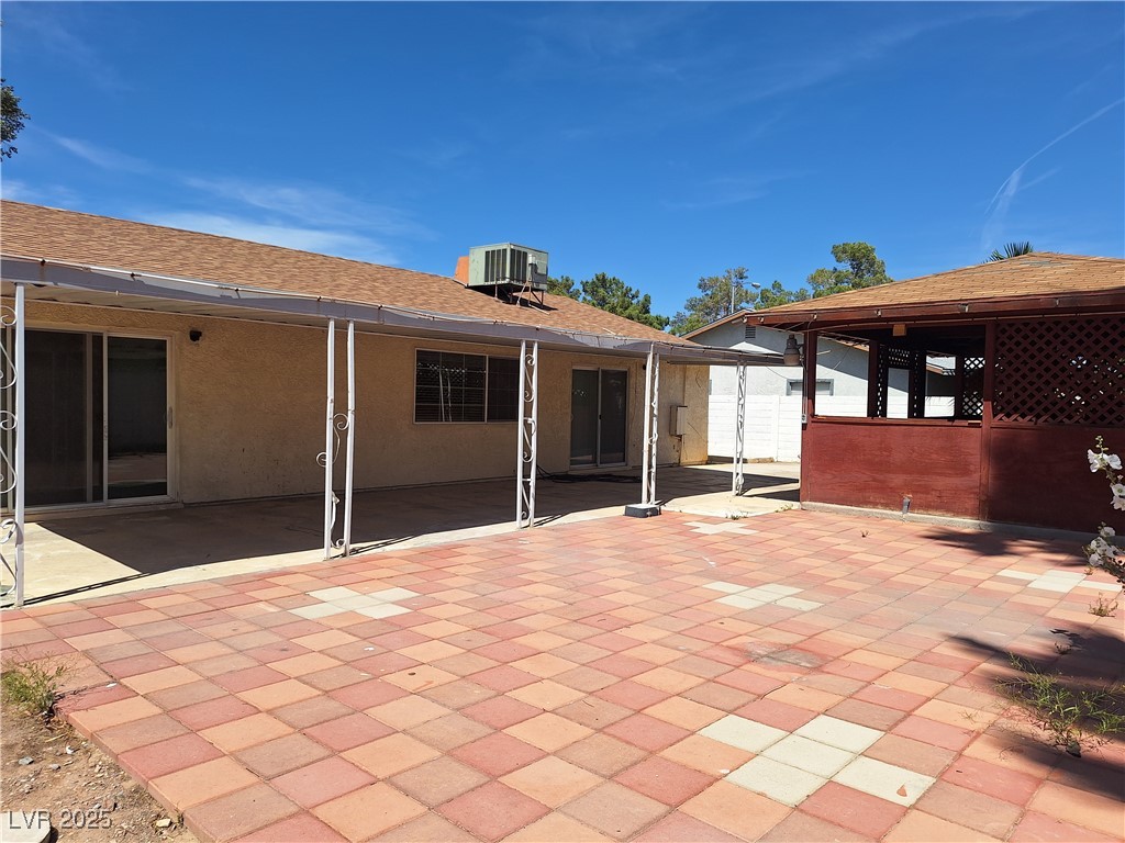 6439 Lori Court Property Photo 11