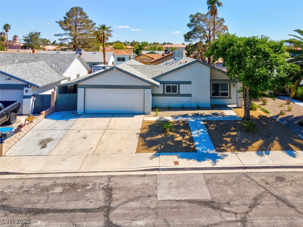 6181 Cedarwood Avenue Property Photo 6